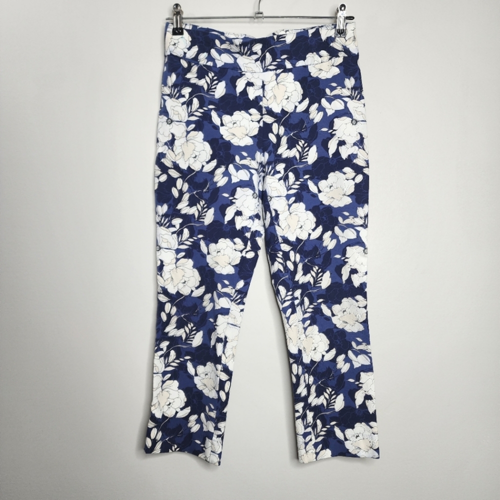 Chicos So Slimming Crop‎ Floral Blue and White Pants 00